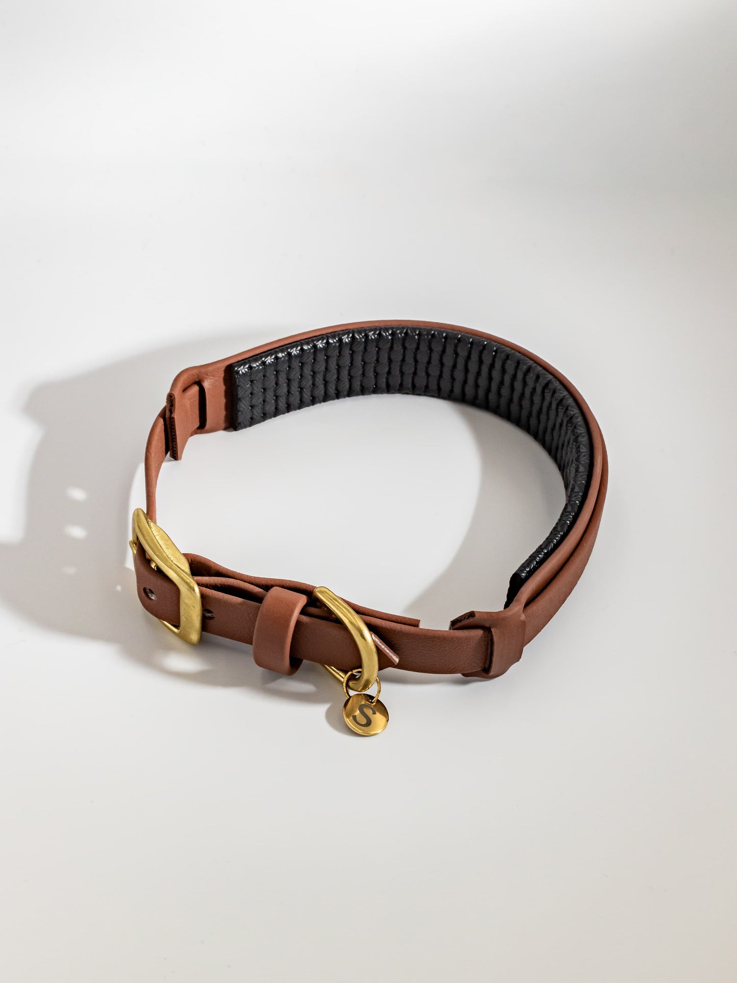 Biothane Hundehalsband mit Polsterung in Braun | Studio Wiis