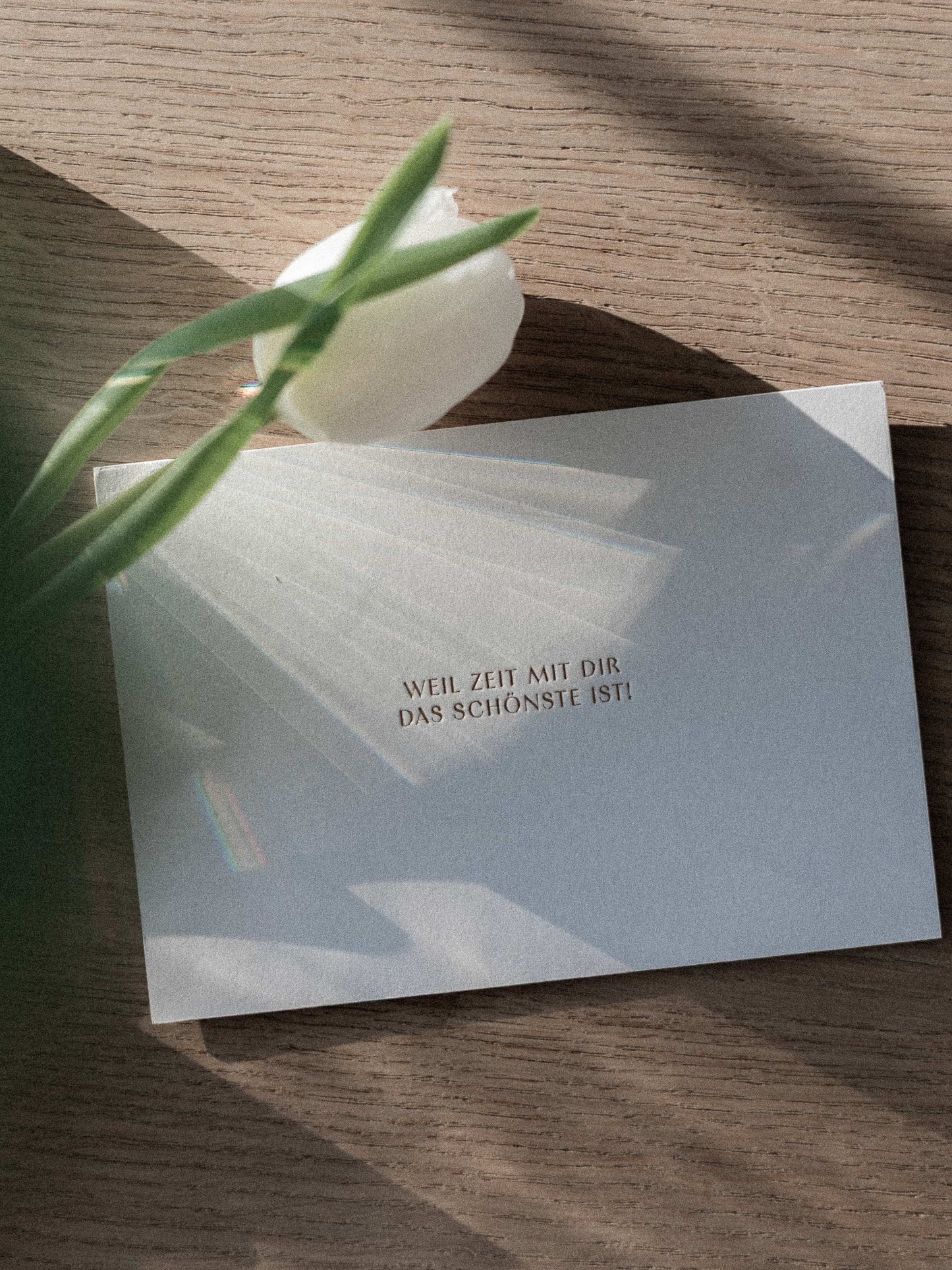 Tulpe mit schlichter Liebeskarte – Weil Zeit mit dir das Schönste ist | Studio Wiis