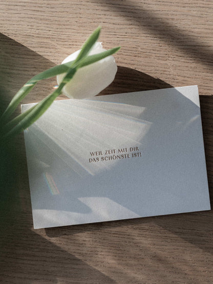 Tulpe mit schlichter Liebeskarte – Weil Zeit mit dir das Schönste ist | Studio Wiis
